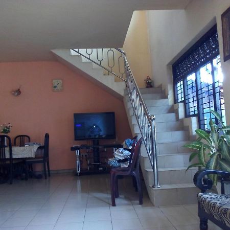 Randi Homestay In Negombo Exteriör bild