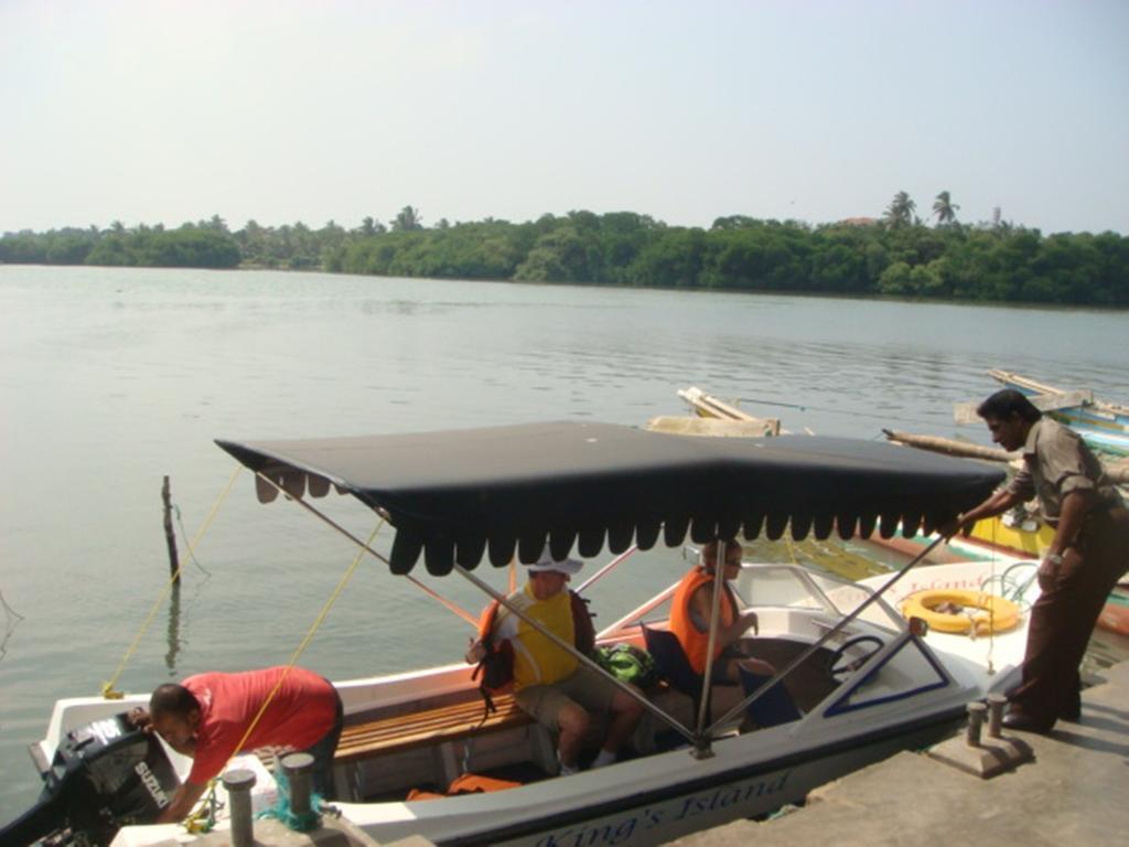 Randi Homestay In Negombo Exteriör bild