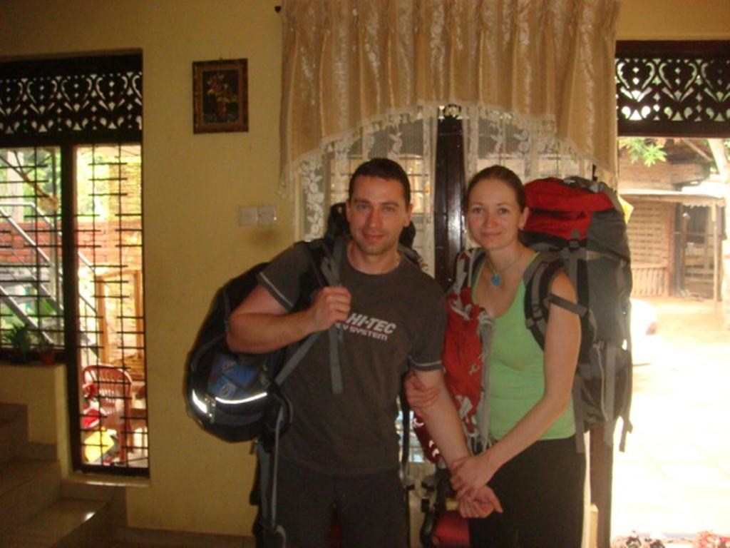 Randi Homestay In Negombo Exteriör bild