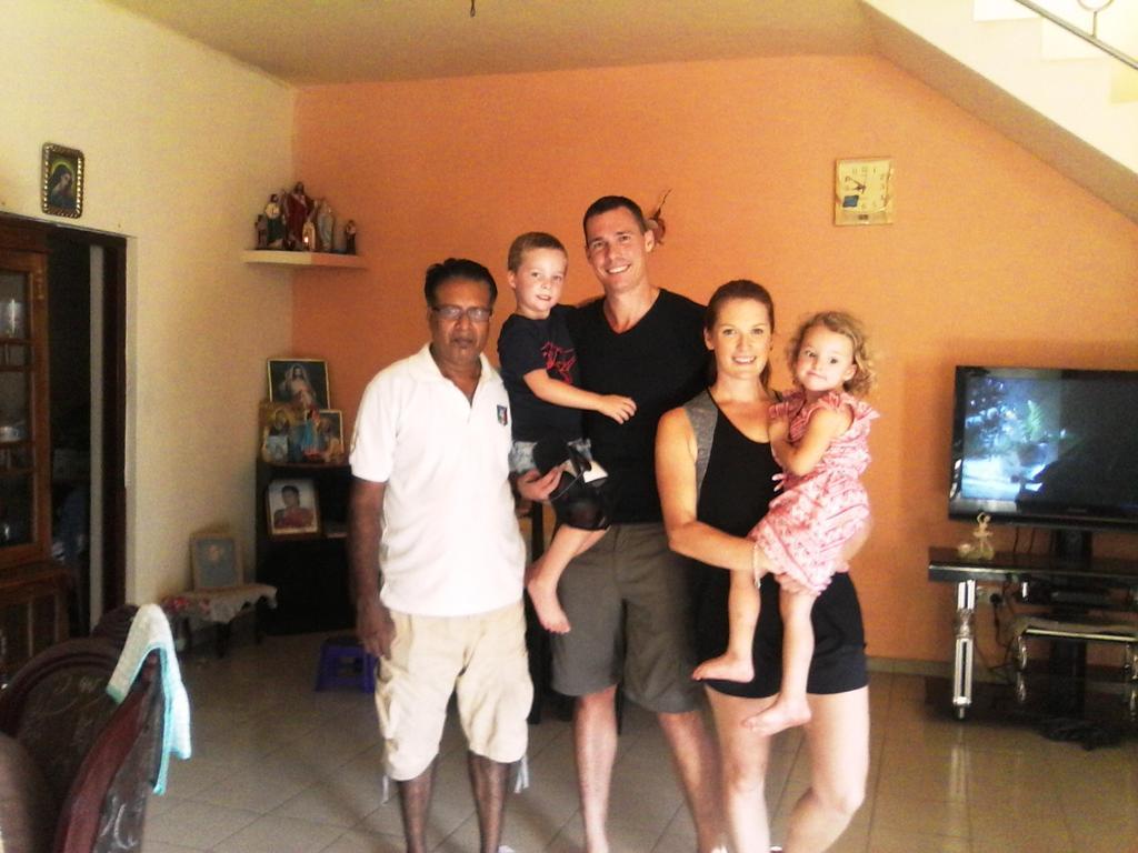 Randi Homestay In Negombo Exteriör bild