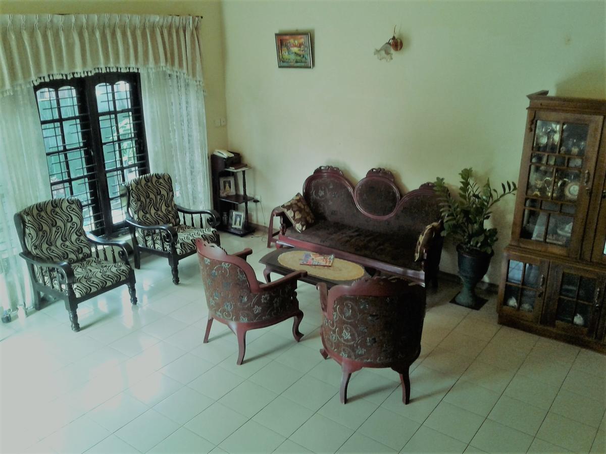 Randi Homestay In Negombo Exteriör bild