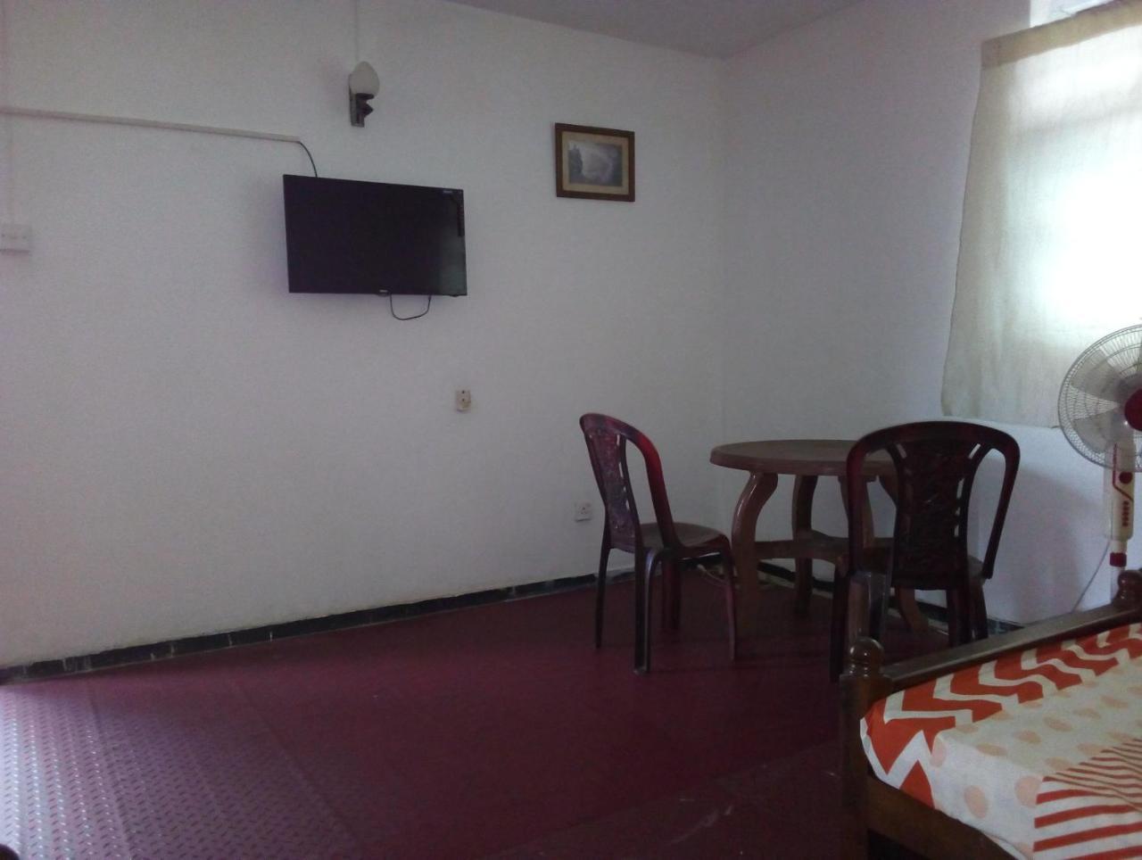 Randi Homestay In Negombo Exteriör bild