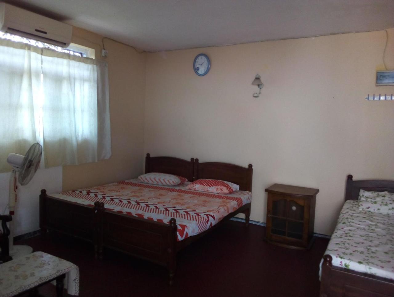Randi Homestay In Negombo Exteriör bild