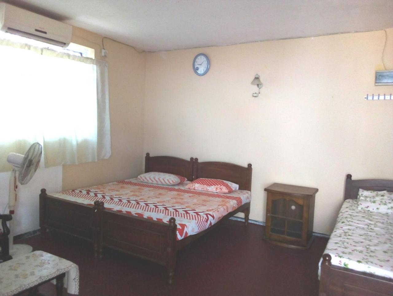 Randi Homestay In Negombo Exteriör bild