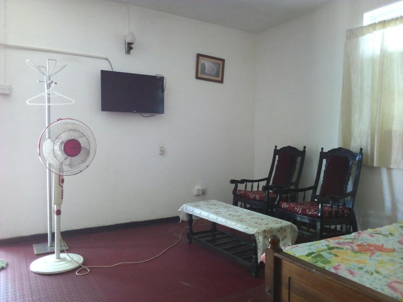 Randi Homestay In Negombo Exteriör bild