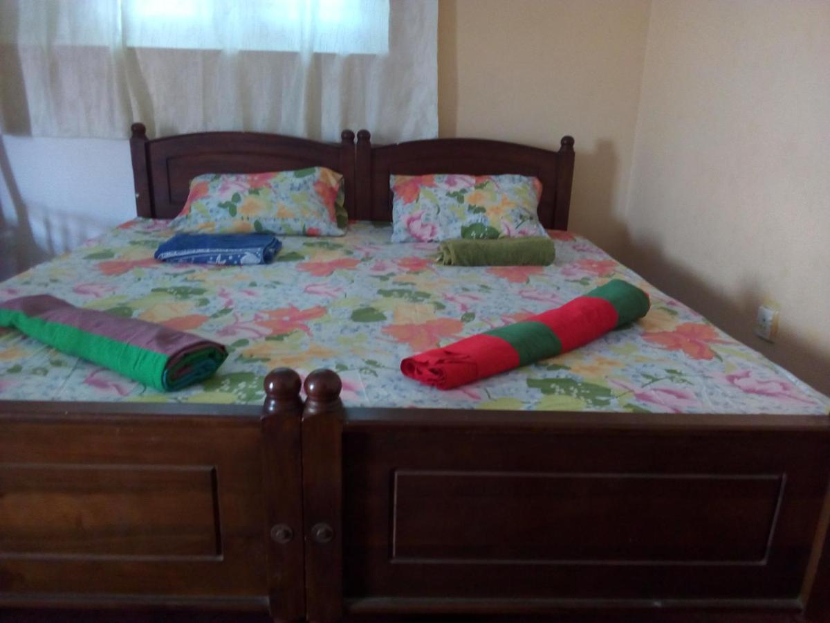 Randi Homestay In Negombo Exteriör bild